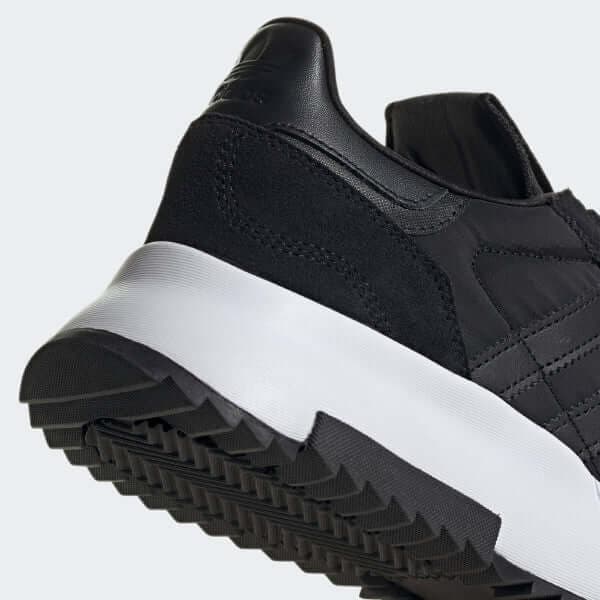 RETROPY F2 SHOES - CORE BLACK/WHITE
