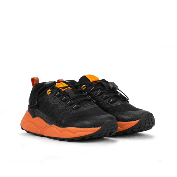 BLACK SNEAKERS