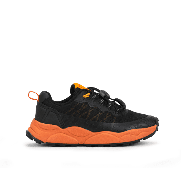 BLACK SNEAKERS